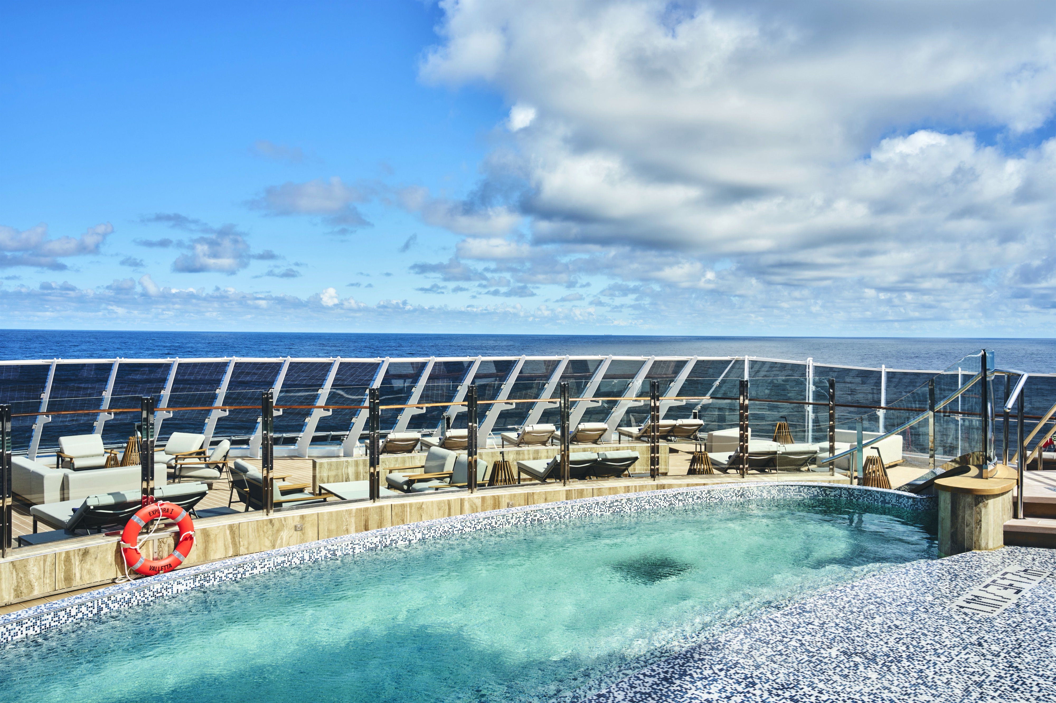 EXPLORA I - Helios Pool & Bar